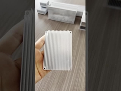 6063- T5 Ασημένιο Μαύρο Κύλινδρο Κέλυφος Βιομηχανικό Προφίλ Αλουμινίου Με Μακροζωία