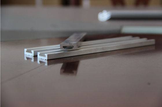 Μύλος 6060/6005 καναλιών εξώθησης αργιλίου κραμάτων που τελειώνουν για το φως των οδηγήσεων