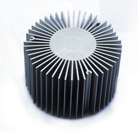 Οδηγημένες εξωθήσεις Heatsink αλουμινίου, αργυροειδή/μαύρα εξωθημένα σχεδιαγράμματα αλουμινίου