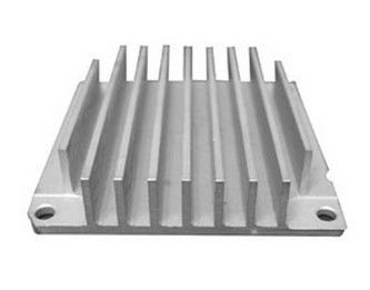 Εξωθήσεις Heatsink αλουμινίου μηχανών 6063-T5 με την επεξεργασία επιφάνειας alodine