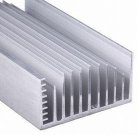 Καθαρίστε τα σχεδιαγράμματα εξώθησης Heatsink των οδηγήσεων αργιλίου 6063-T5 με το τρύπημα, σφράγιση