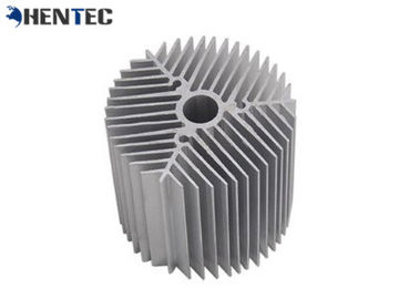 Αργυροειδή σχεδιαγράμματα εξώθησης Heatsink αργιλίου CE για τον οδηγημένο λαμπτήρα