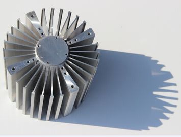 Τελειωμένο αλουμίνιο Heatsink εξωθήσεις 6063-T5 κατεργασίας
